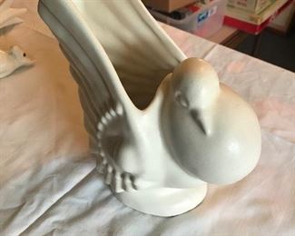 Niloak Off White planter/vase - bird or pigeon