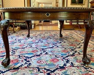 detail - crank to open table goes in the hole