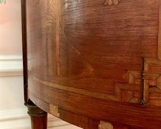 please note issues with veneer...