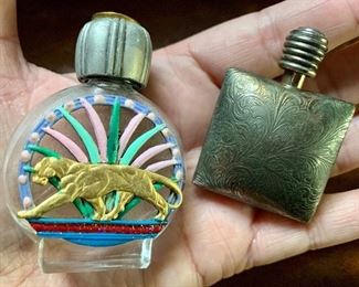 Item 346:  Lot of 2 snuff bottles:  $18.00