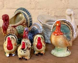 Item 498:  Lot of (6) turkey's with two planters:  $40