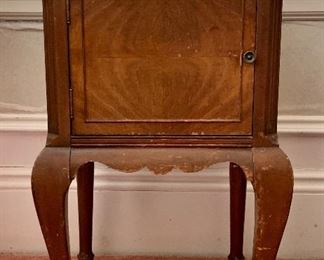 Item 301:  Small vintage nightstand, could use paint or a refinish - 16"l x 14"w x 27.5"h: $45