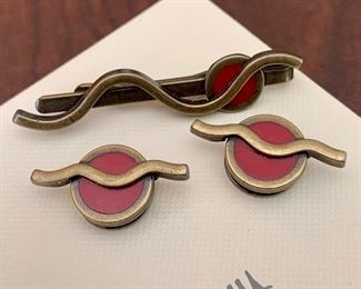 Item 264:  Tie clip and cufflinks:  $15.00