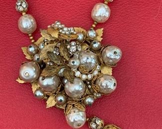 Close up of this incredible necklace.