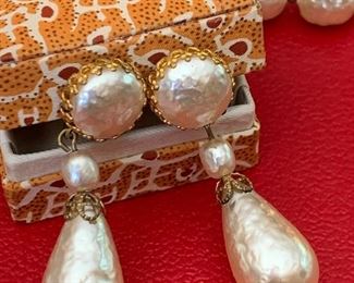 Another close up of the earrings.