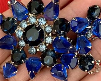 Another close up view of Pin.