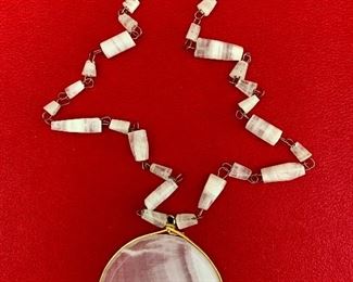 Item 585:  Pretty sliced agate necklace. $38.00
