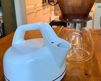 Item 371:  Lot...Water heater kettle and drip coffee maker $10
