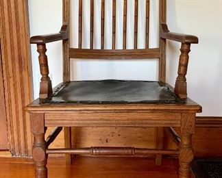 Item 135:  Vintage chair - As Is - 22.25"l x 19.5"w x 37.5"h:  $45