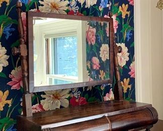 Item 594:  Vintage Empire Dresser Vanity: $85