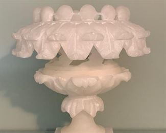 Item 391:  Hm. Alabaster .... what exactly IS this anyway - it is PRETTY- that is all I know right now - 5":  $20