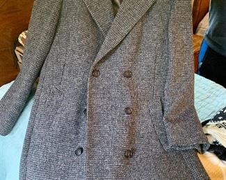 Item 629:  Pierre Cardin men's tweed jacket:  $195