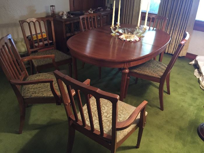 Bernhart Dining Room Set   6  Chairs  and matching Hutch  $650