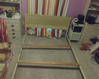 Full size bed has matching dresser/mirror