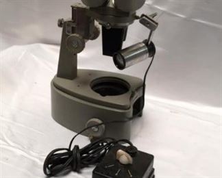 https://connect.invaluable.com/randr/auction-lot/unitron-microscope-w-illuminator-transformer_9C645AFB21