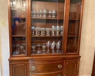 Vintage Drexel Mahogany Georgian Style China Display Cabinet
