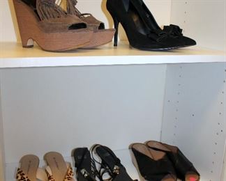 Women's shoes - size 9