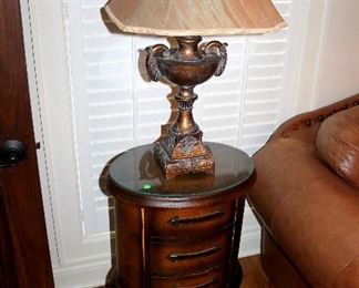 Small 3-drawer table, lamp