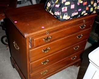 4-drawer chest