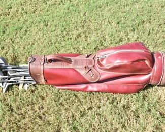 99. Wilson Golf Bag With Golf Clubs
