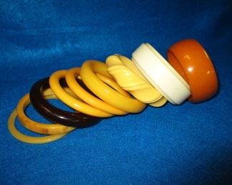 Collection of Bakelite & Plastic Bangles 1 Lot