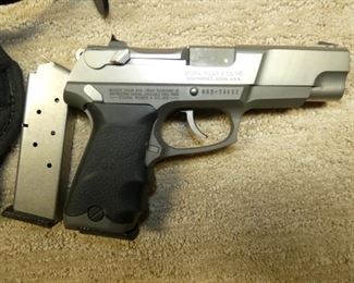 VIEW 3 RUGER P90DC 45 AUTO