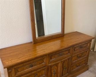 Great 5 Piece Bedroom Set