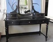 makeupvanity this is the thomasville top a very impressive piece not the table itself very versitale can go anywhere the drawers are set up for jewelry with removable trays $150 brand new in boxes assembly takes 5 minutes.