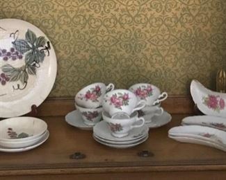 Assortment of pieces for luncheon, tea time, or serve as a single unit at a party. These pieces are just neat!