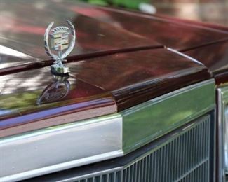 Closer look at the Hood Ornament of the 1986 Cadillac Coupe DeVille.  