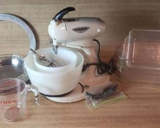 Vintage Hamilton Beach Mixer w/ Bowls ~ works (broken handle in bag), Pyrex and Fire King Bakings Dishes