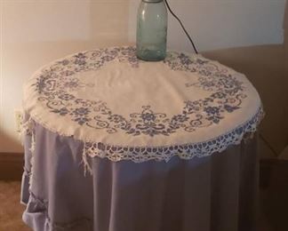 30 in. Round Wicker Table w/ Tablecloth and Lamp