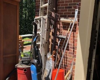 Tools/garage items