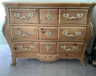 001 Pulaski Furniture CompanyThree Drawer Dresser