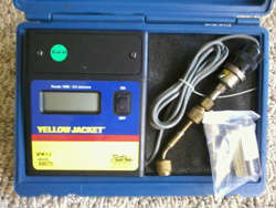 Yellow Jacket LCD vacuum gauge model no. 69070 by Ritchie Engineering Co.