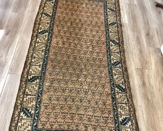 $350 Serab rug 7 ft long by 4 feet wide 90" L x 45." W. 