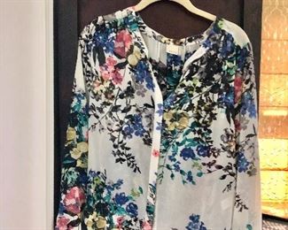 $20 Floral blouse 