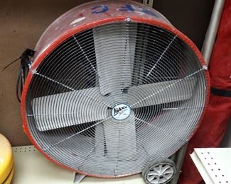 Maxx Air 32" Rolling Shop Fan And Lasko Box Fan