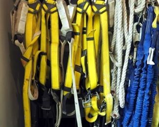 MSA Workman Safety Harnesses Qty 4, Includes Rope Lifeline With Snap Hooks