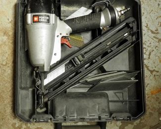 Porter Cable Pneumatic Angled Finish Nailer Model DA250C, With Carrying Case