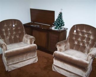 PAIR OF SWIVEL CHAIRS, CABINET STEREO & CERAMIC CHRISTMAS TREE
