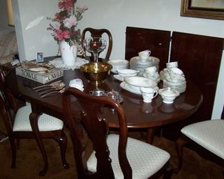 QUEEN ANNE-STYLE DROP-LEAF DINING TABLE/ 4 CHAIRS/ 2 LEAVES, DINNER CHINA SET & MISC.