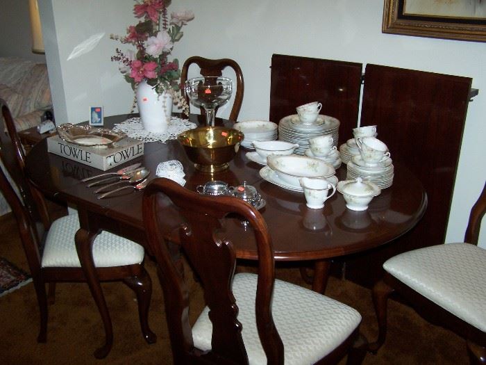 QUEEN ANNE-STYLE DROP-LEAF DINING TABLE/ 4 CHAIRS/ 2 LEAVES, DINNER CHINA SET & MISC.