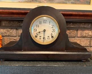 Vtg. mantel clock 