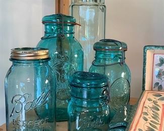 Vtg. Mason blue ball jars w/lids