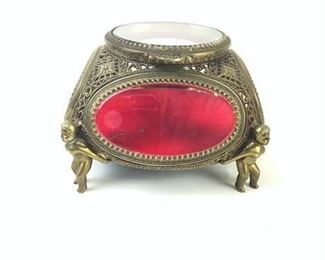 Lot 079
Vintage Footed Penta Window Jewelry Box