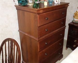 Thomasville chest of drawers