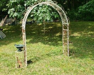 Metal arbor with sides