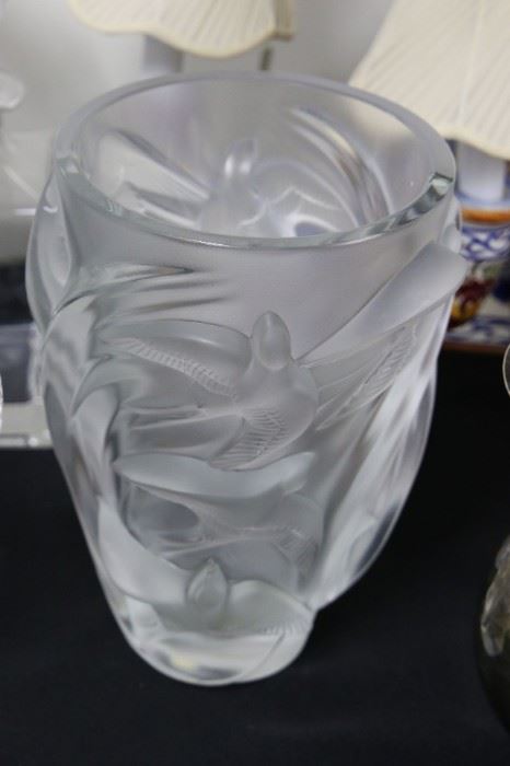 Lalique Martinets vase