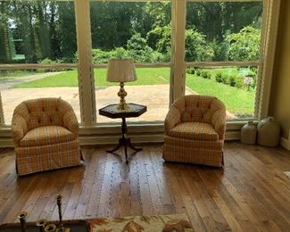 overstuffed chairs,octagon table, lamp, crock jugs